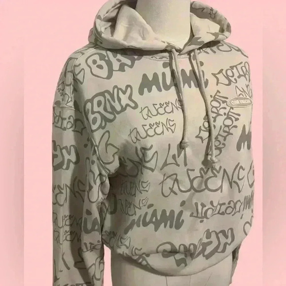 Graffiti print  hoodie - Picture 2 of 4